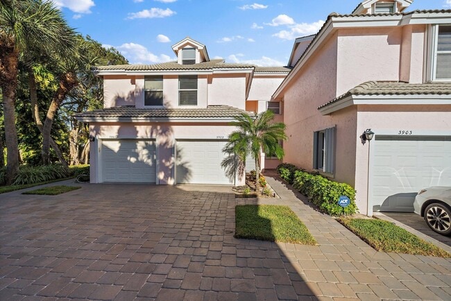 Building Photo - 3902 Fairway Dr N