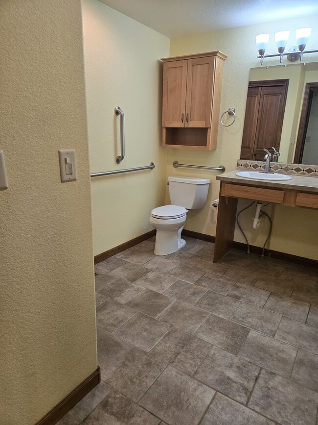 Building Photo - 1251 Kinnikinnick Ct