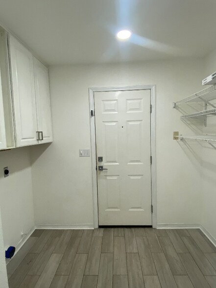 Building Photo - 409 Ridge Wood Cir