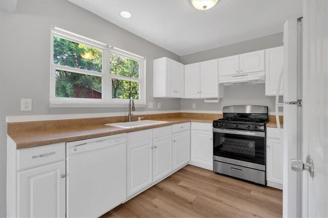 Building Photo - 4740 Jamerson Forest Pkwy