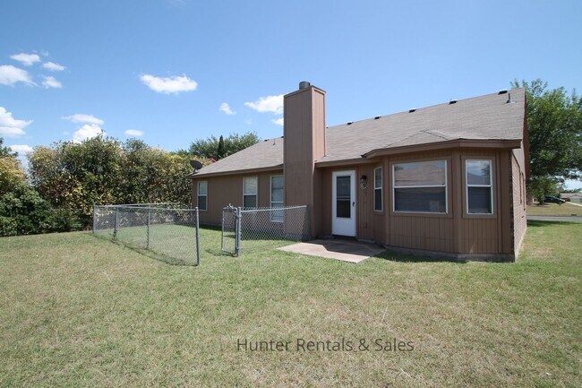Primary Photo - Comfortable 3-Bedroom Home in the Stratfor...