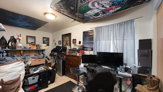 Building Photo - FULLY GUTTED & RENOVATED 4-Bedroom Condo N...