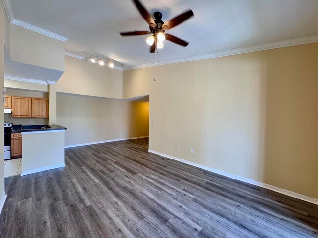 Building Photo - 15135 Michelangelo Blvd