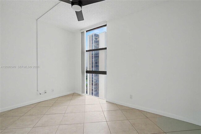 Building Photo - 20335 W Country Club Dr