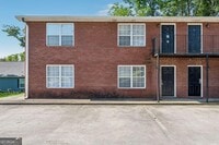 Building Photo - 2885 Center St