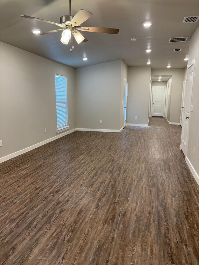 Building Photo - 2008 Bryan Ave