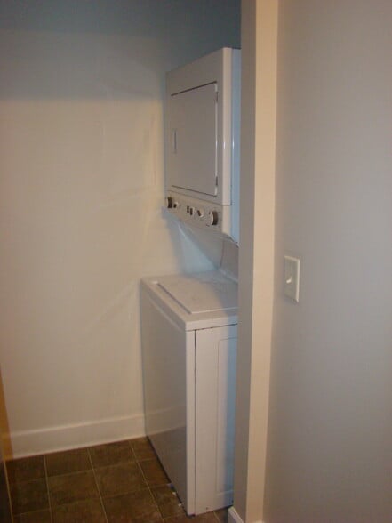 Washer Dryer - 8401 Callabee Way