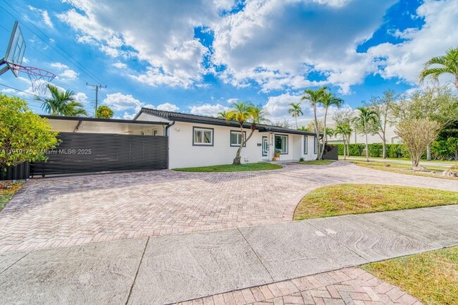 Building Photo - 10520 SW 46th Terrace