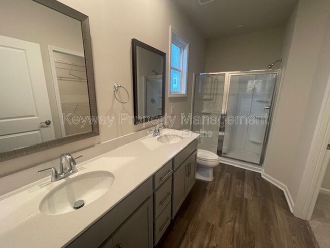 Building Photo - 810 Manitou Cir