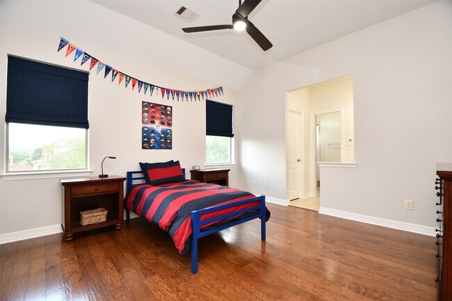 Building Photo - 18901 N Bee Cave Springs Cir