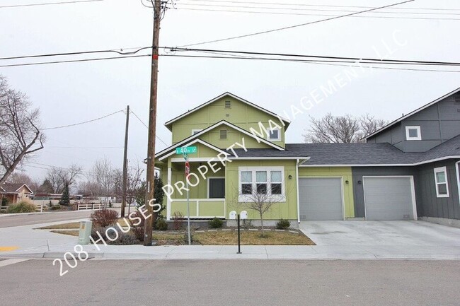 Building Photo - Modern Home Next to Downtown Boise