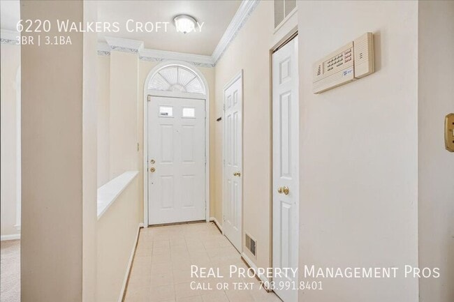 Building Photo - 6220 Walkers Croft Way