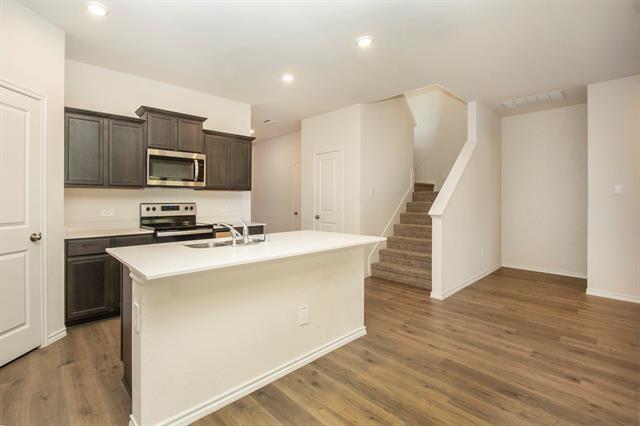 Building Photo - 420 Lucky Ln