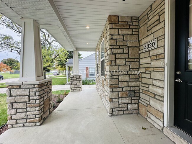 Building Photo - Stunning Contemporary New Build in Northwest Royal Oak
