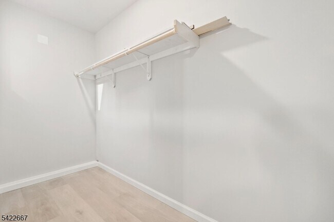 Building Photo - 7 Mountain Rd