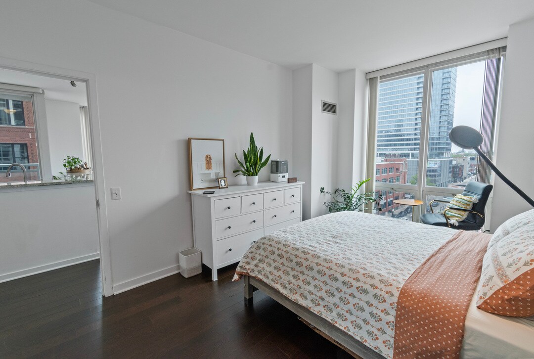 Building Photo - 757 N Orleans St