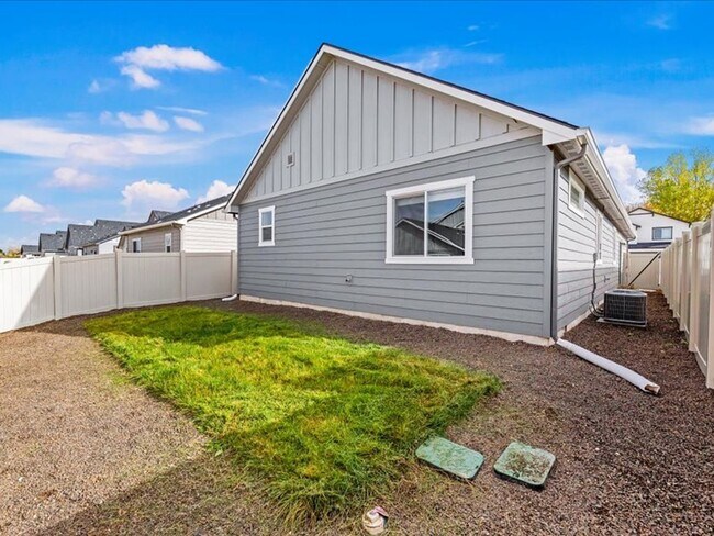 Building Photo - Coming Soon in Meridian! 3 Bed Beauty w/ A...