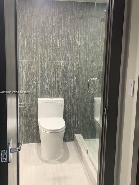 Building Photo - 90 Edgewater Dr