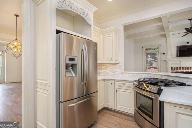 Building Photo - 208 Clarion Ave