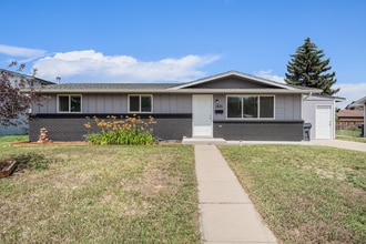 Building Photo - 1821 Diana Dr