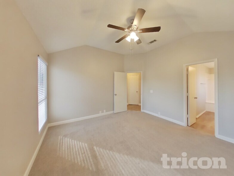 Building Photo - 1204 Shakleford Cir