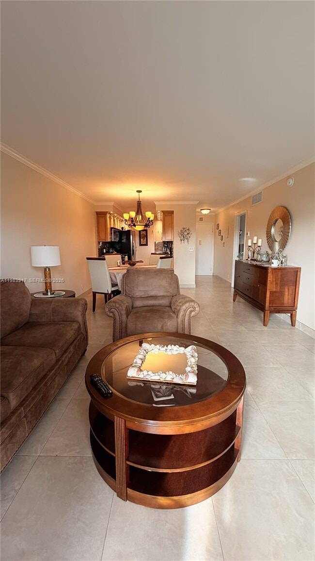 Building Photo - 900 NE 18th Ave