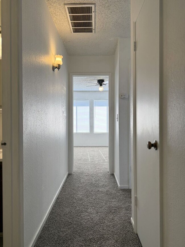 Building Photo - 1445/1447 Madison Ct.