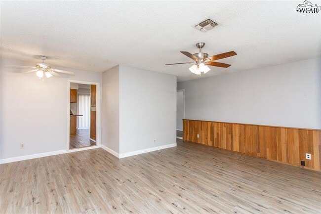 Building Photo - 5238 Kingston Dr