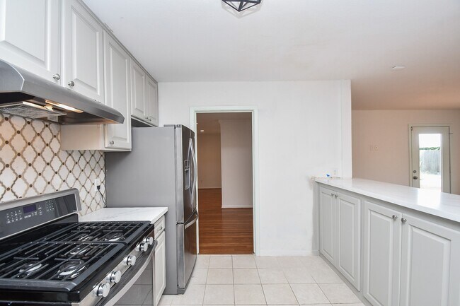 Building Photo - 6602 Housman