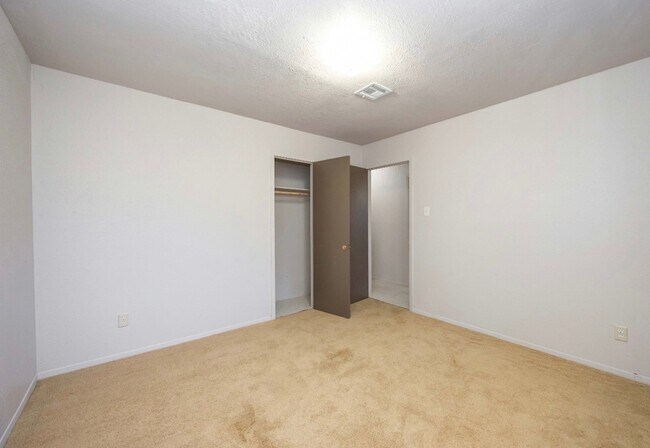 Building Photo - 6134 Balbo St