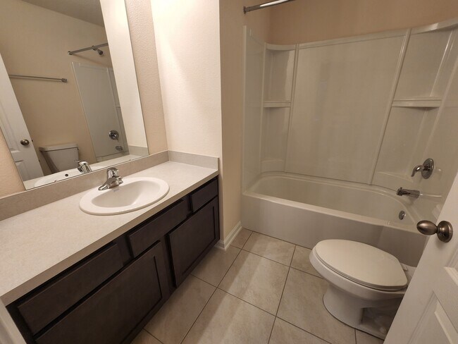 Building Photo - 875 Gate Run Rd