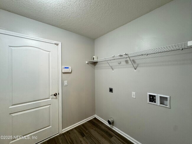 Building Photo - 94267 Woodbrier Cir