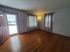 Building Photo - 2 Bedroom Single Family Ranch