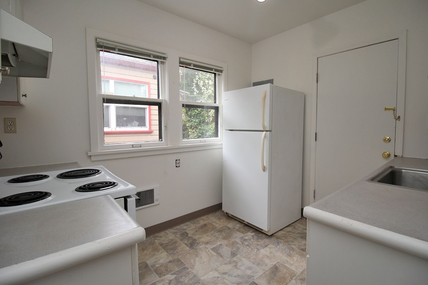 Building Photo - 1807-1811 SW Market St