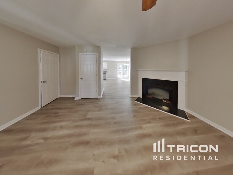 Building Photo - 5799 Waggoner Ct