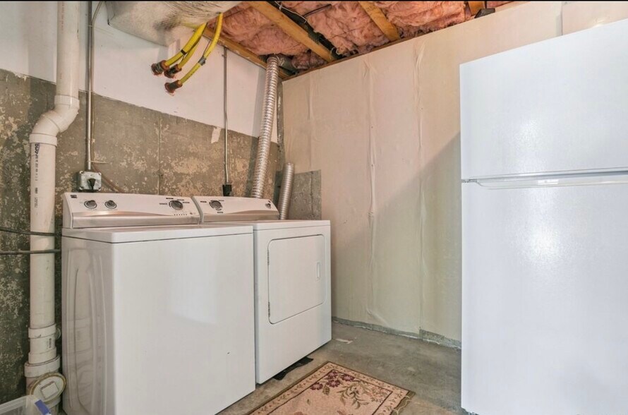 Building Photo - 43 Harbor View Ln