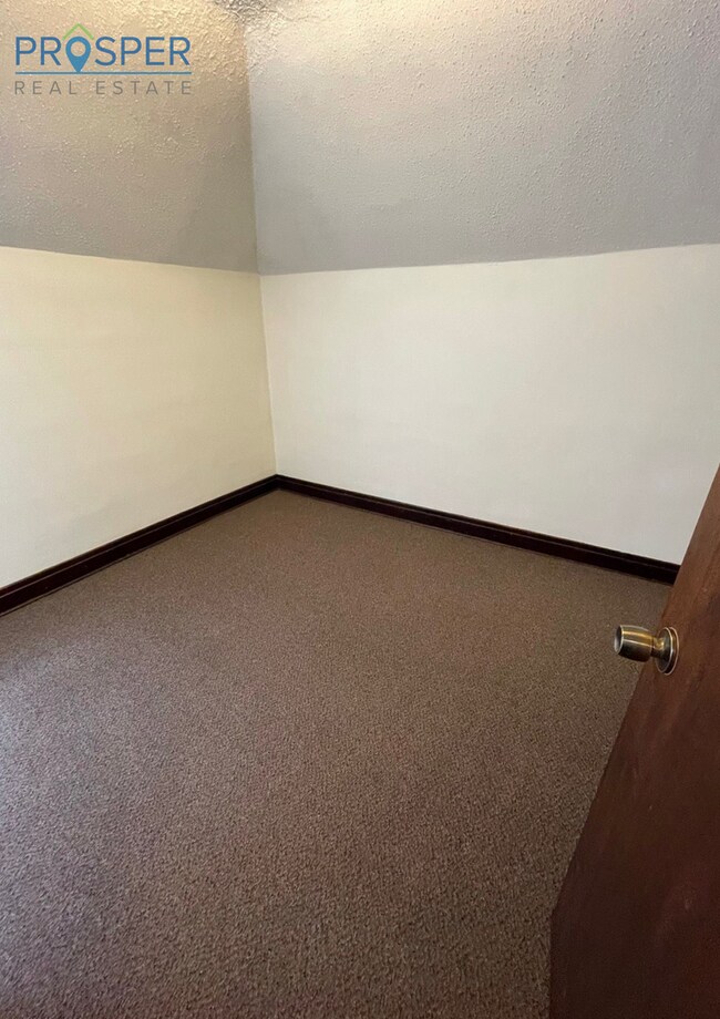 Building Photo - WA810X