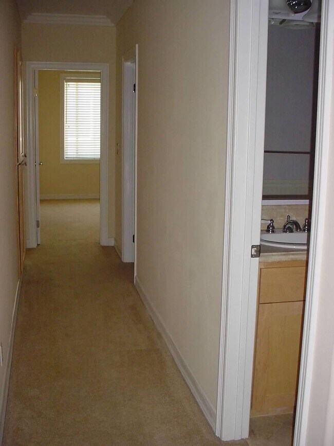 Hallway - 5582 W 190th St