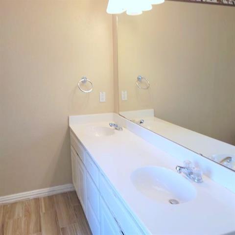Building Photo - 920 Sierra Vista Ct