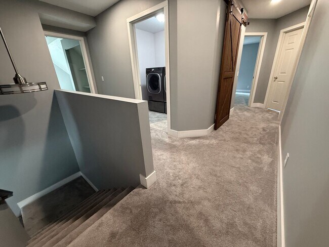 Building Photo - New to Elkhorn Rental Market!
