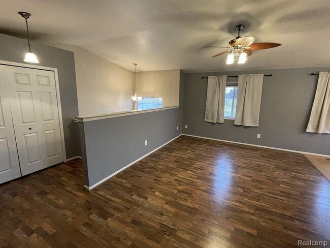 Building Photo - 1079 River Ridge Cir