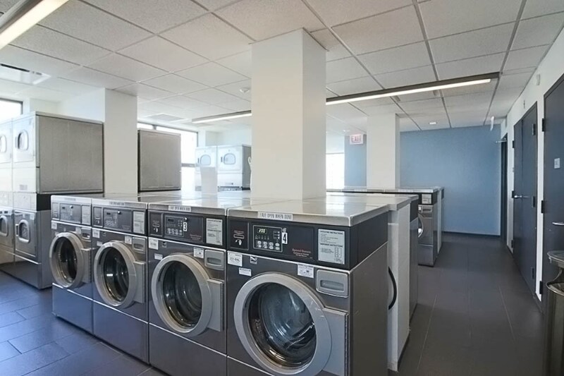 Building Photo - 666 N Clark St