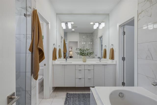 Building Photo - 5734 Oram St