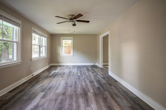 Building Photo - Welcome to this beautiful newly renovated ...