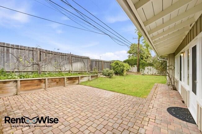 Building Photo - 536 W Hillsdale Blvd