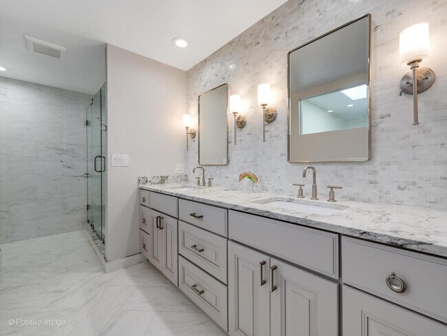 Building Photo - 24 N May St