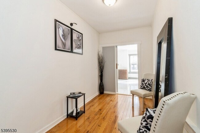 Building Photo - 41 Poe Ave