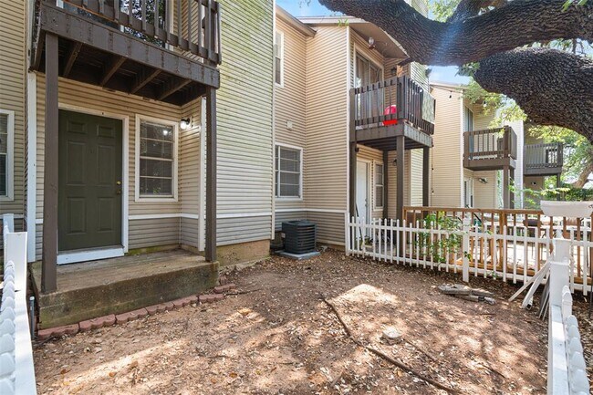 Building Photo - 1815 River Crossing Cir
