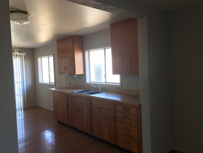 Building Photo - 5648 Avalon St