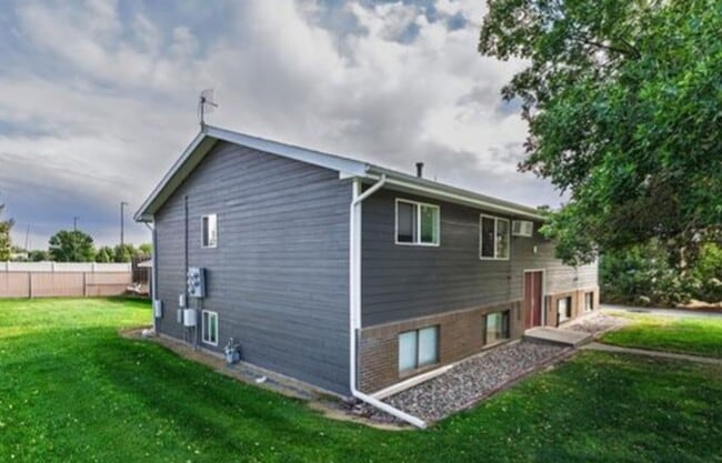 Building Photo - 1621 Kelby Dr